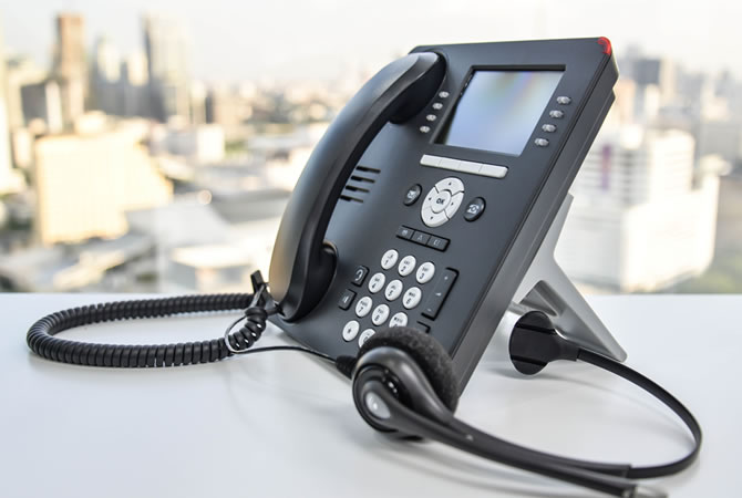 sneeuwman Richtlijnen helder VoIP telefooncentrale: VoIP telefonie voor bedrijven of bellen via het  internet